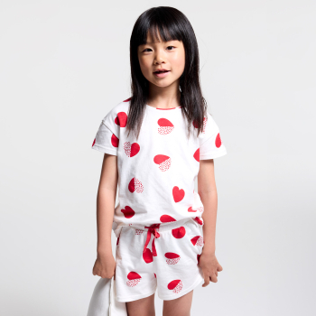 بيجاما قصيرة برسوم قلب باللون الأبيض للفتيات